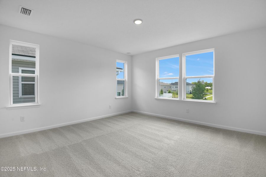 Spacious, unfurnished interior of a new home in , Jacksonville (Image 11).