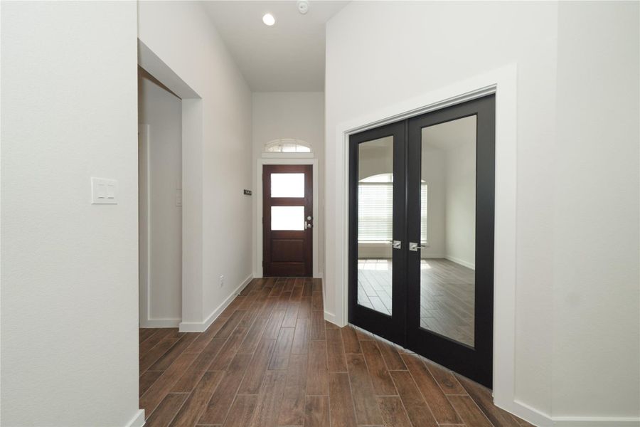 Spacious, unfurnished interior of a new home in , La Marque (Image 27). Spacious, unfurnished interior of a new home in , La Marque (Image 27).