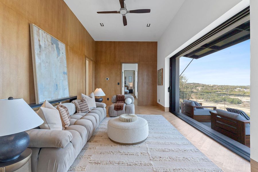 Furnished interior view inside a new home in , Austin (Image 28). Furnished interior view inside a new home in , Austin (Image 28).