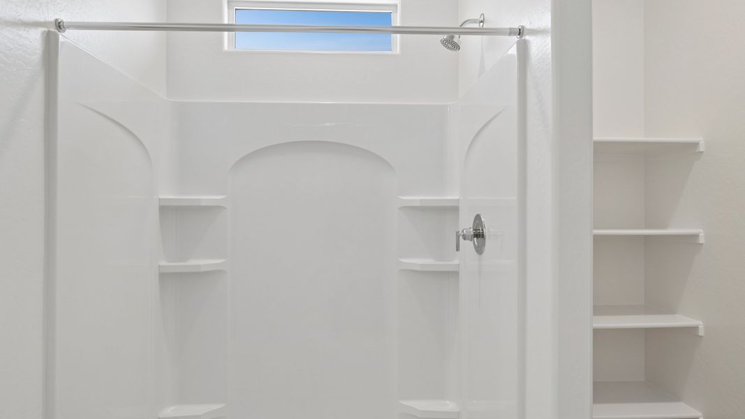 Representative interior finishes for a home built from the Raven by D.R. Horton in Magma Ranch Vistas, Florence (Image 12).