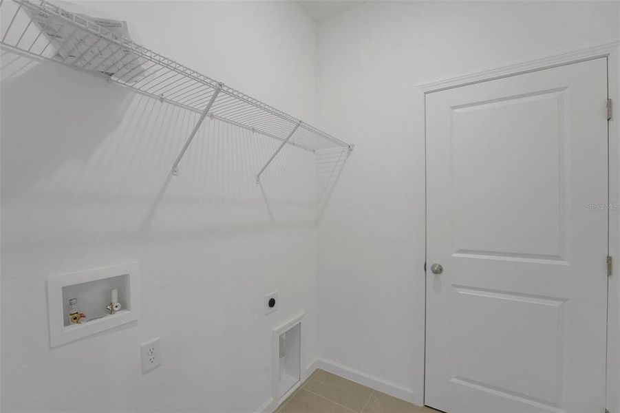 Spacious, unfurnished interior of a new home in Willowbrook North, Winter Haven (Image 24).