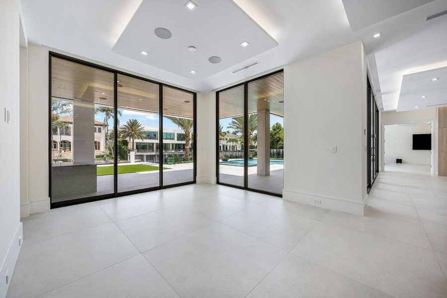Spacious, unfurnished interior of a new home in , Boca Raton (Image 26).