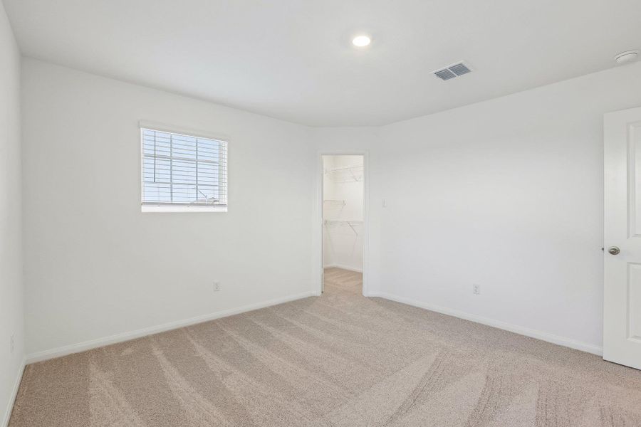 Spacious, unfurnished interior of a new home in , Elgin (Image 19).