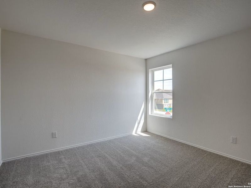 Spacious, unfurnished interior of a new home in Hannah Heights, Seguin (Image 23).