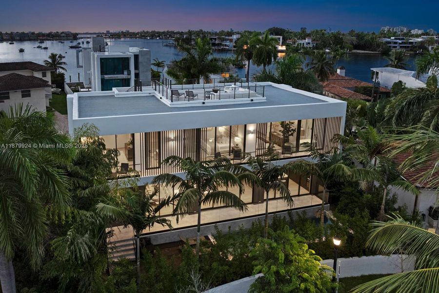 Front exterior of a new home in , Miami Beach, FL, highlighting curb appeal (Image 27).