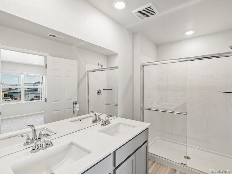 Furnished interior view inside a new home in Horizon Uptown: The Mountain Collection, Aurora (Image 11). Furnished interior view inside a new home in Horizon Uptown: The Mountain Collection, Aurora (Image 11).