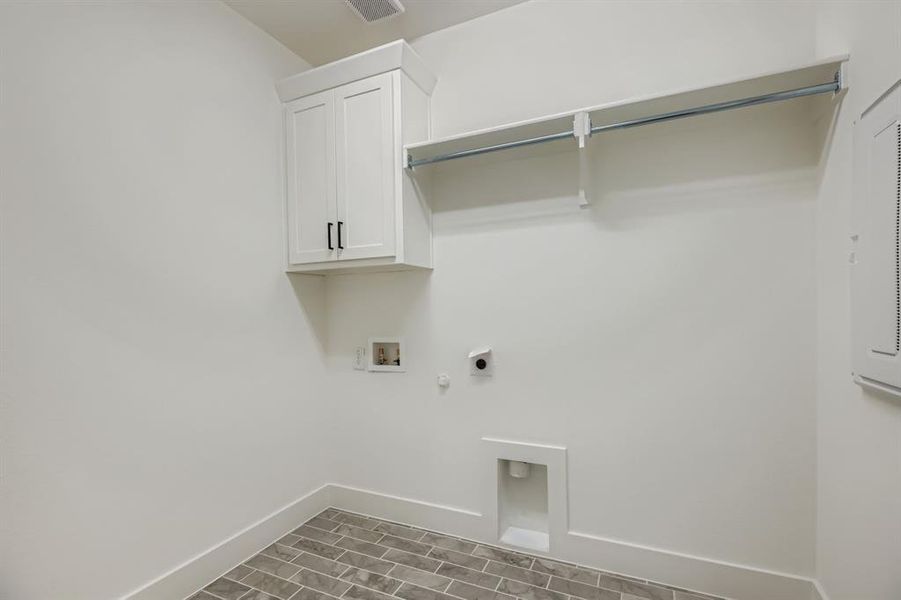 Spacious, unfurnished interior of a new home in Ten Mile Creek 55s, Celina (Image 26).