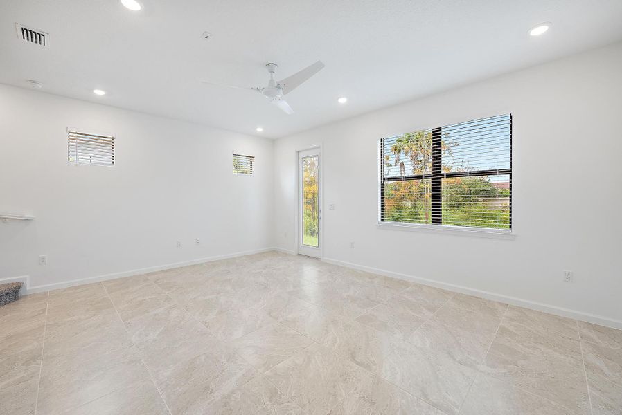 501 SW Sally Way (19)