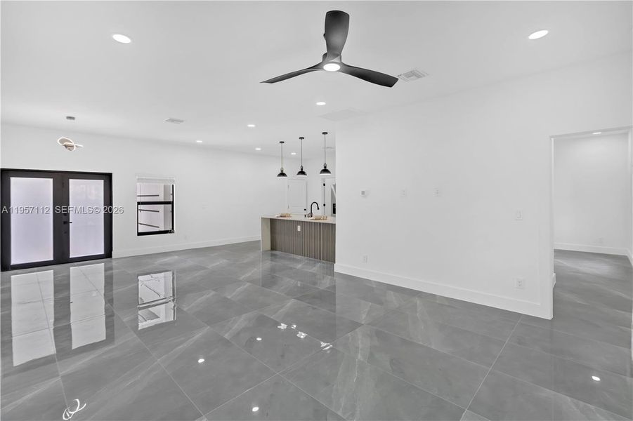 Spacious, unfurnished interior of a new home in , Lehigh Acres (Image 27).