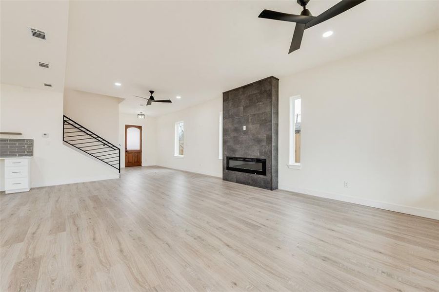 Spacious, unfurnished interior of a new home in , Dallas (Image 12).