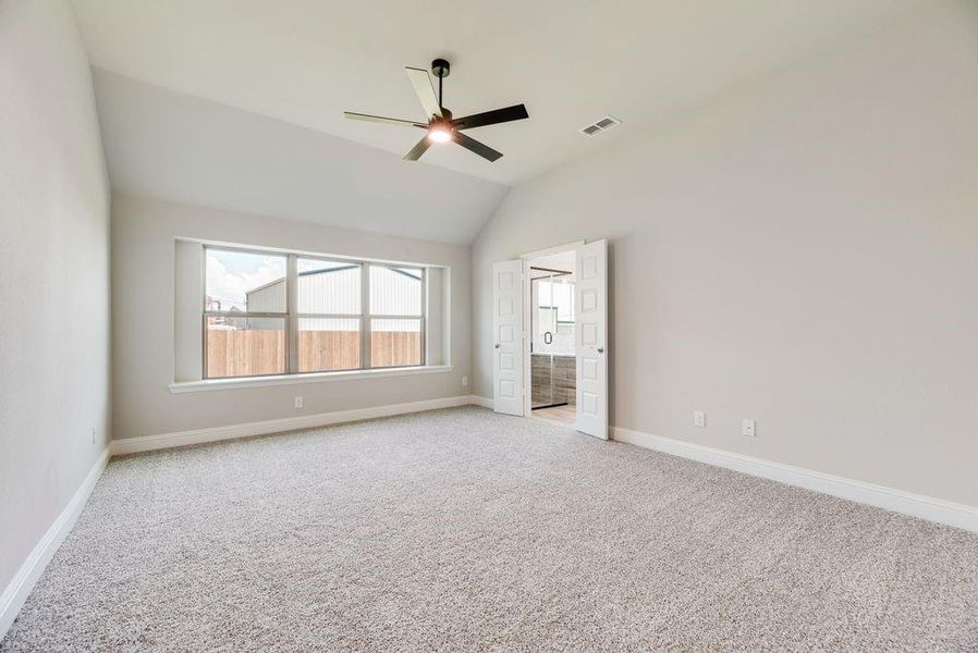 Spacious, unfurnished interior of a new home in , Collinsville (Image 8).