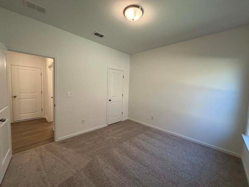 Spacious, unfurnished interior of a new home in Creekside, Dawsonville (Image 13).