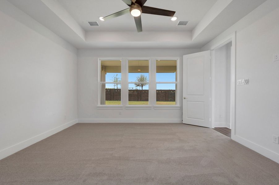 Spacious, unfurnished interior of a new home in Landmark, Denton (Image 21).