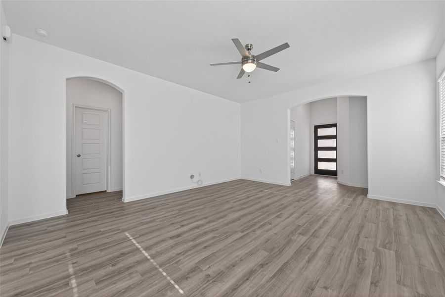 Spacious, unfurnished interior of a new home in Enclave at Willis, Willis (Image 15).