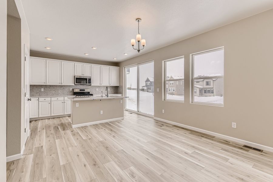 Spacious, unfurnished interior of a new home in The Aurora Highlands, Aurora (Image 13).