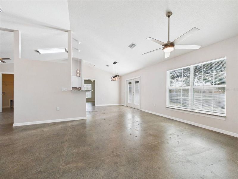 Spacious, unfurnished interior of a new home in , Ocala (Image 30).