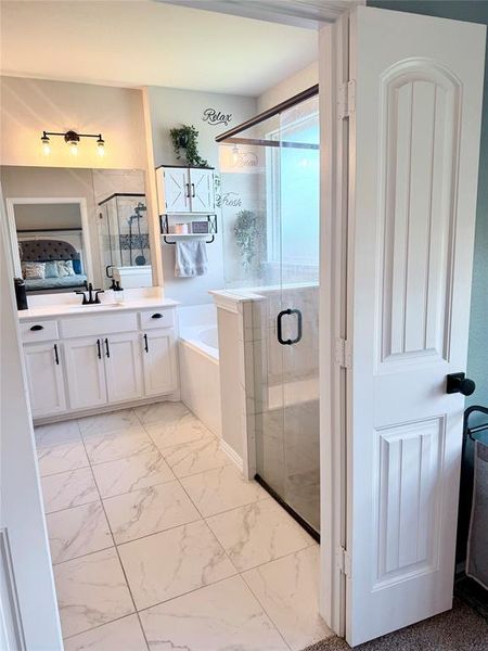 Furnished interior view inside a new home in , Haslet (Image 25).