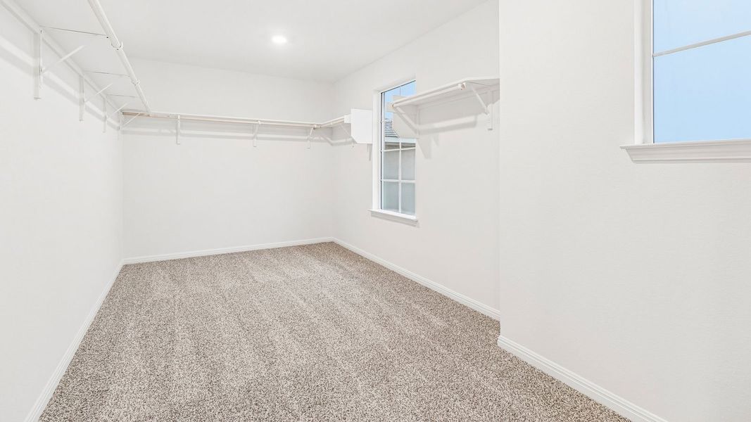 Spacious, unfurnished interior of a new home in Bar W Ranch, Leander (Image 32).