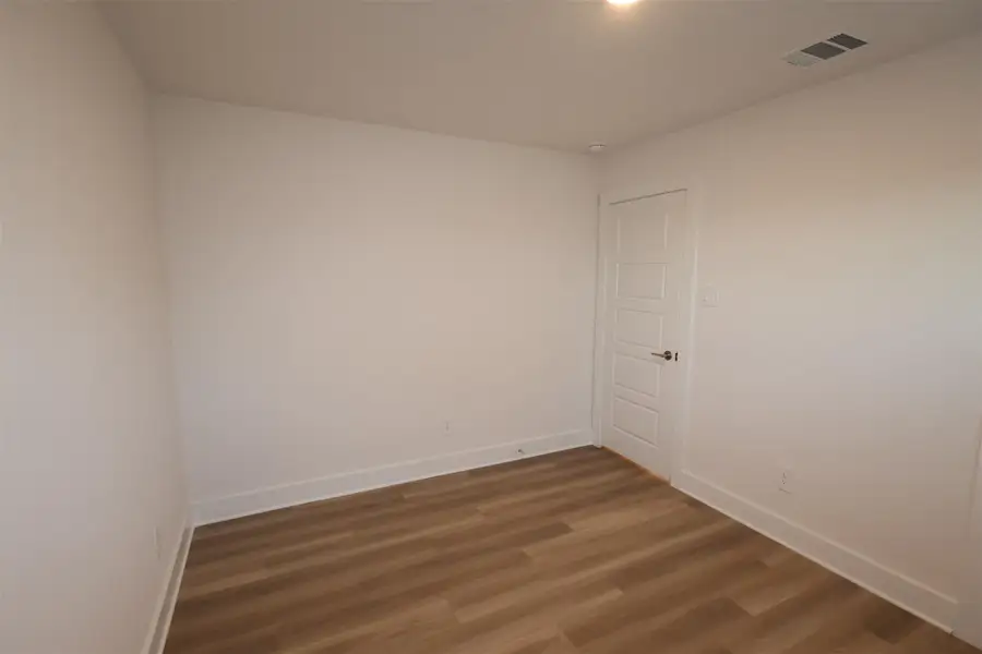 Spacious, unfurnished interior of a new home in Sorella, Tomball (Image 4). Spacious, unfurnished interior of a new home in Sorella, Tomball (Image 4).