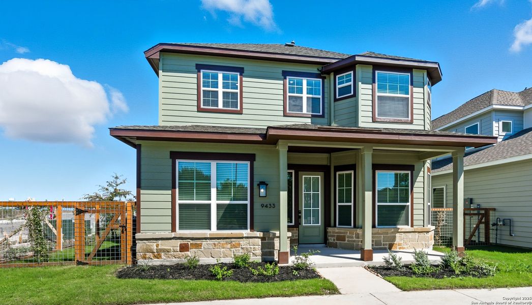 Exterior details and patio area of a home in The Crossvine – Garden Homes, Schertz (Image 1). Exterior details and patio area of a home in The Crossvine – Garden Homes, Schertz (Image 1).