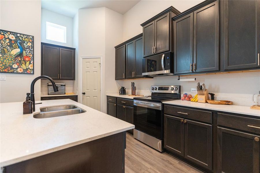 Furnished interior view inside a new home in , Irving (Image 7).