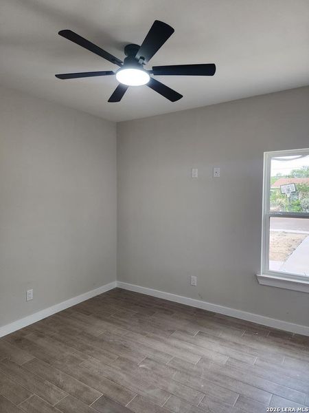 Spacious, unfurnished interior of a new home in , Eagle Pass (Image 8).