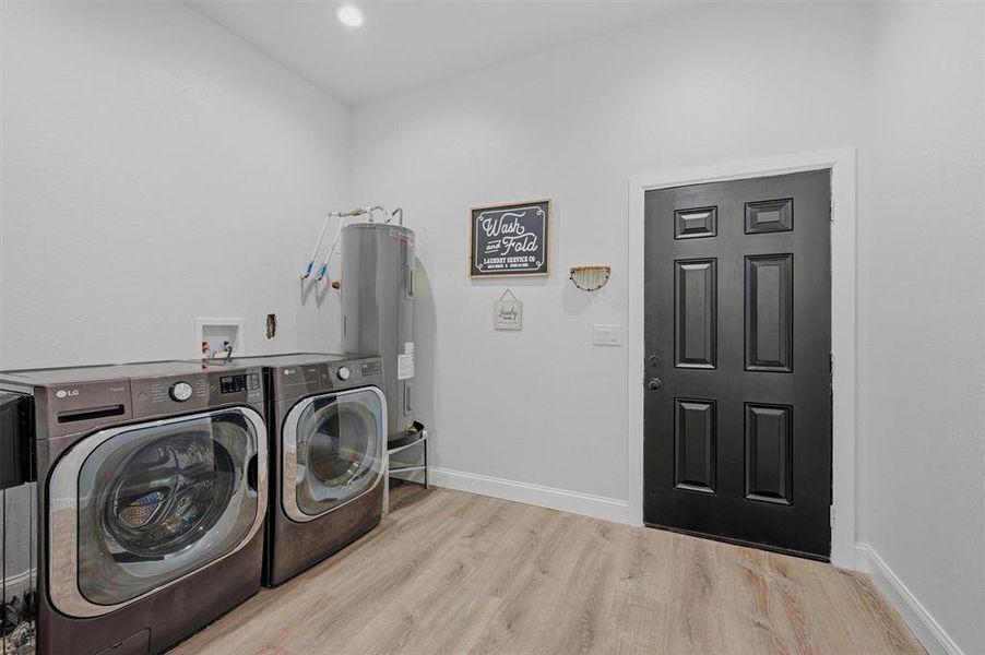 Furnished interior view inside a new home in , Gainesville (Image 19).