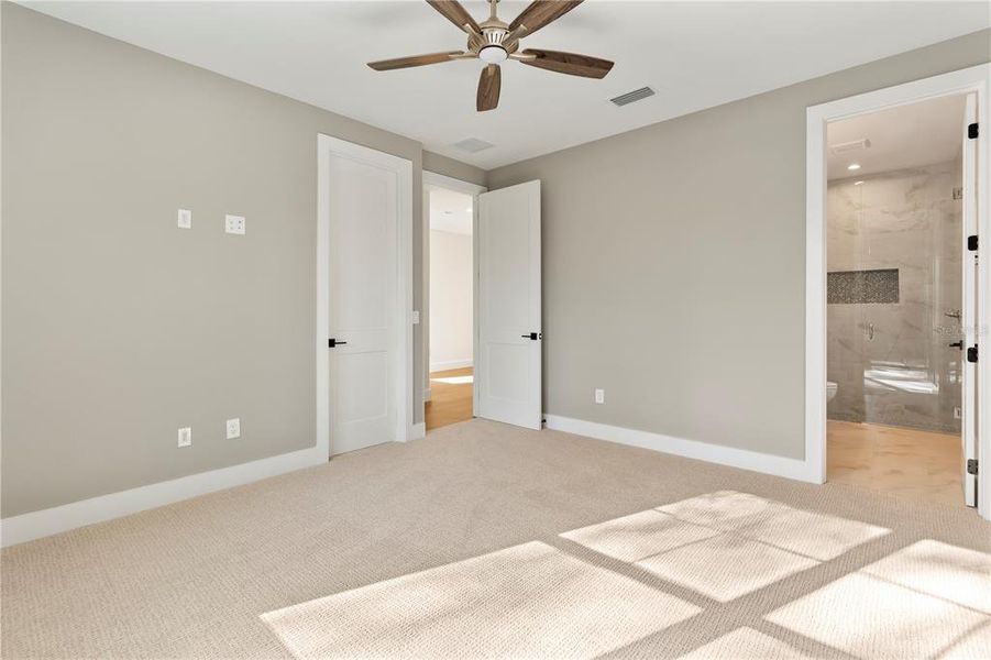 Spacious, unfurnished interior of a new home in , Winter Park (Image 23).