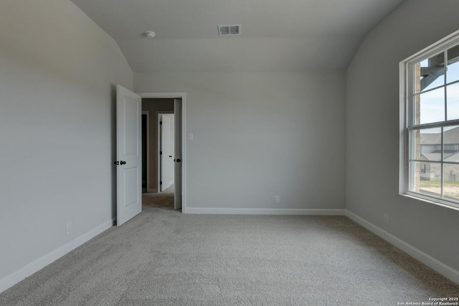 Spacious, unfurnished interior of a new home in Arcadia Ridge, San Antonio (Image 14). Spacious, unfurnished interior of a new home in Arcadia Ridge, San Antonio (Image 14).