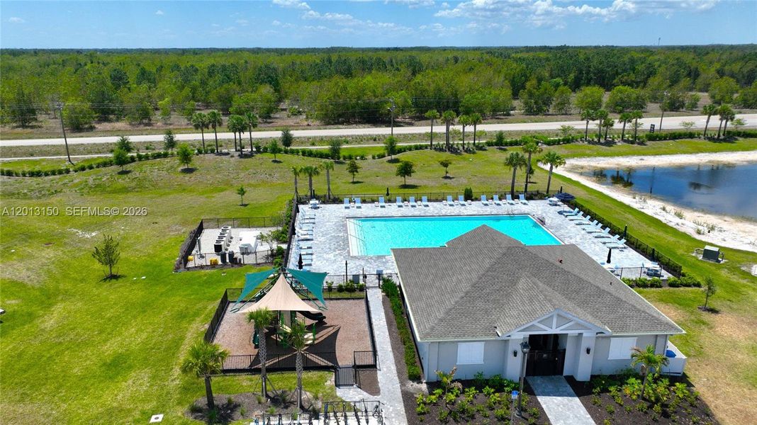 Community amenities in , Lehigh Acres (Image 37).