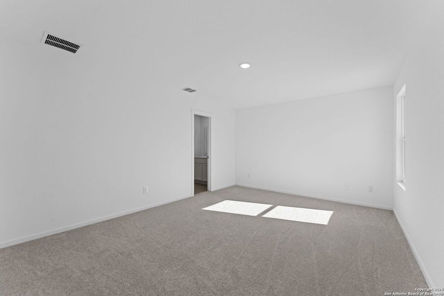 Spacious, unfurnished interior of a new home in Friendship Oaks, Fredericksburg (Image 15). Spacious, unfurnished interior of a new home in Friendship Oaks, Fredericksburg (Image 15).
