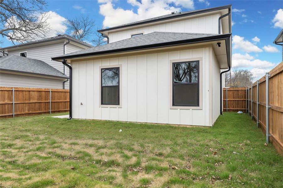 Exterior details and patio area of a home in , Valley Mills (Image 20).