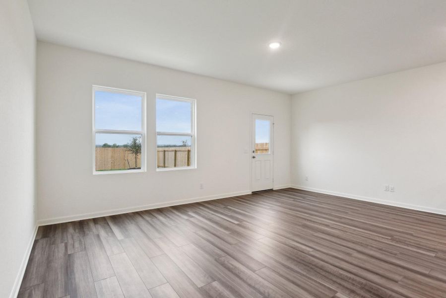 Spacious, unfurnished interior of a new home in Pinckney Place, North Charleston (Image 9).