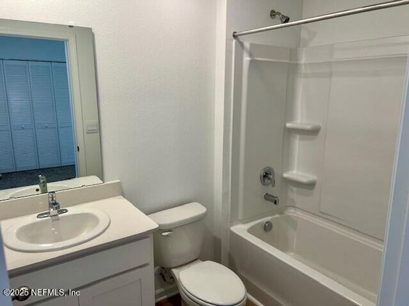 Furnished interior view inside a new home in , Middleburg (Image 15).