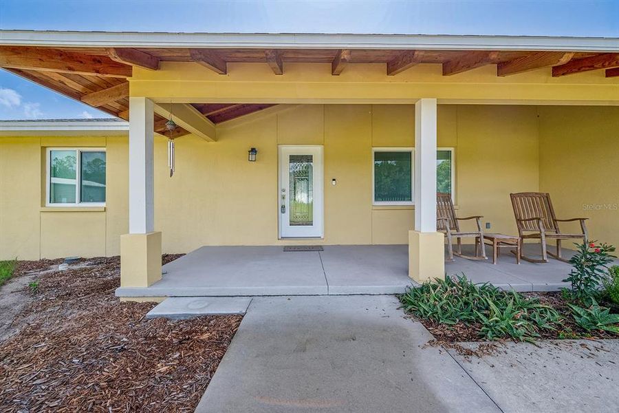 Exterior details and patio area of a home in , Chiefland (Image 23).