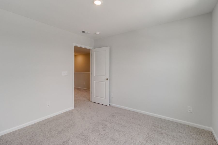 Spacious, unfurnished interior of a new home in Ellington, Elgin (Image 34).