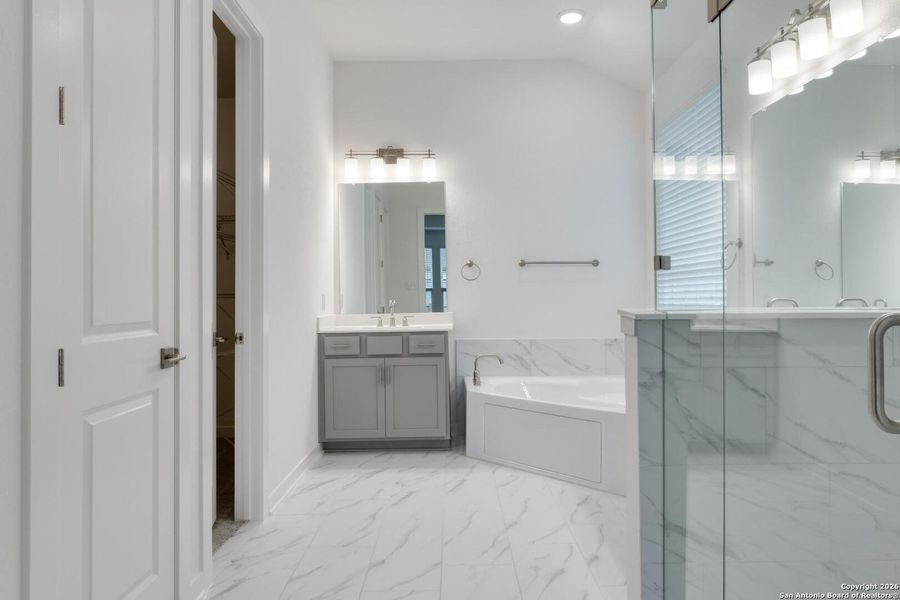 Furnished interior view inside a new home in , Schertz (Image 6).