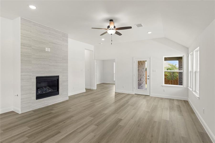 Spacious, unfurnished interior of a new home in Walden Pond, Forney (Image 36).