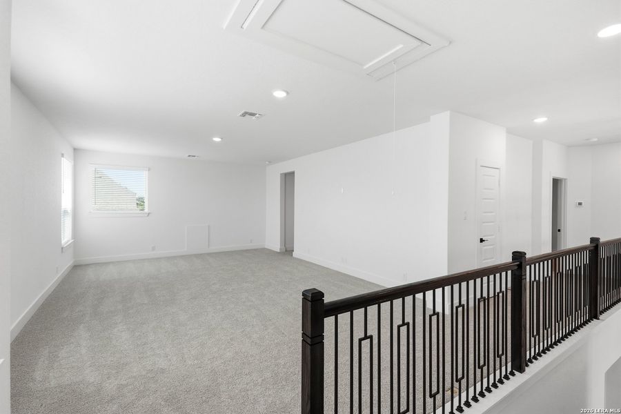 Spacious, unfurnished interior of a new home in Prominence Urban, San Antonio (Image 34).