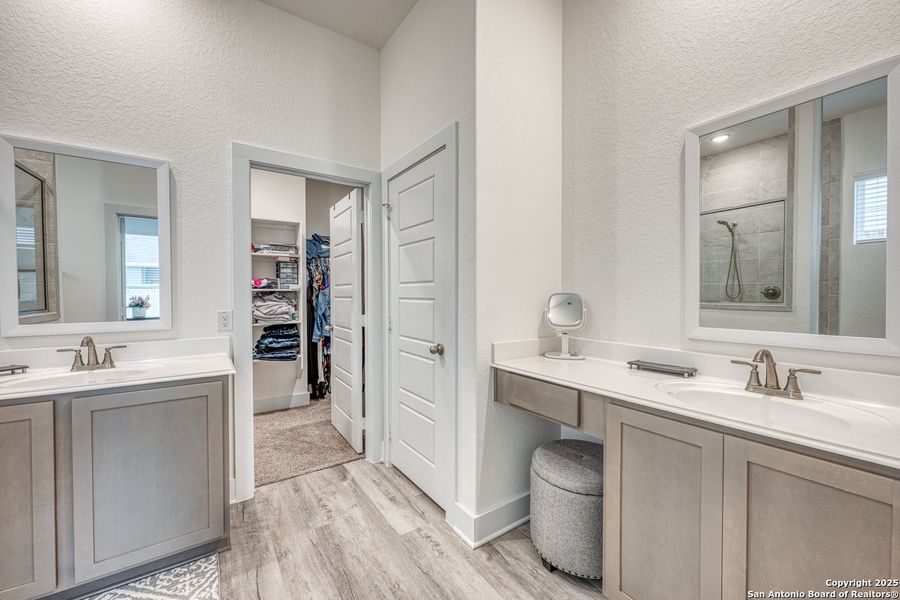 Furnished interior view inside a new home in Hunters Ranch, San Antonio (Image 40). Furnished interior view inside a new home in Hunters Ranch, San Antonio (Image 40).