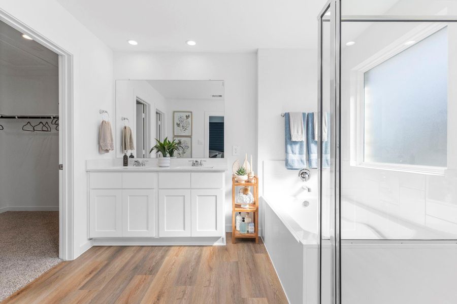 Furnished interior view inside a new home in , Iowa Colony (Image 32).