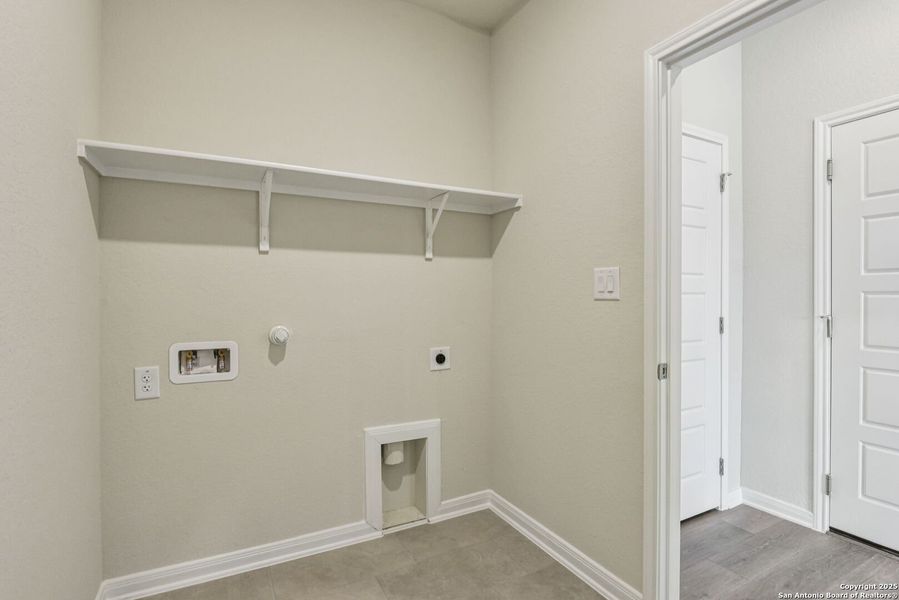 Spacious, unfurnished interior of a new home in , Cibolo (Image 17). Spacious, unfurnished interior of a new home in , Cibolo (Image 17).