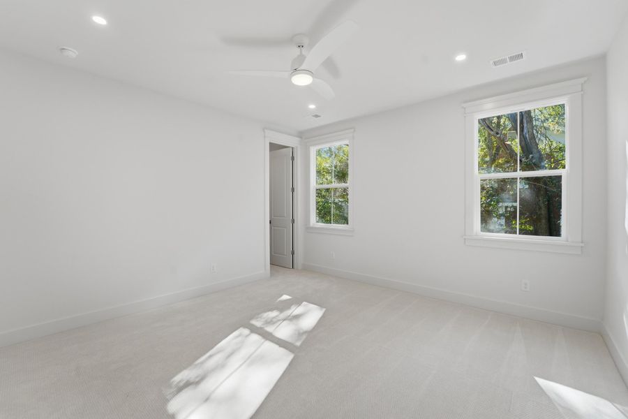 Spacious, unfurnished interior of a new home in , Hollywood (Image 14).