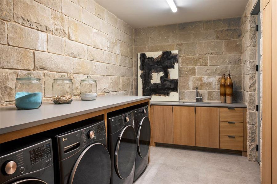 Furnished interior view inside a new home in , Malakoff (Image 5).