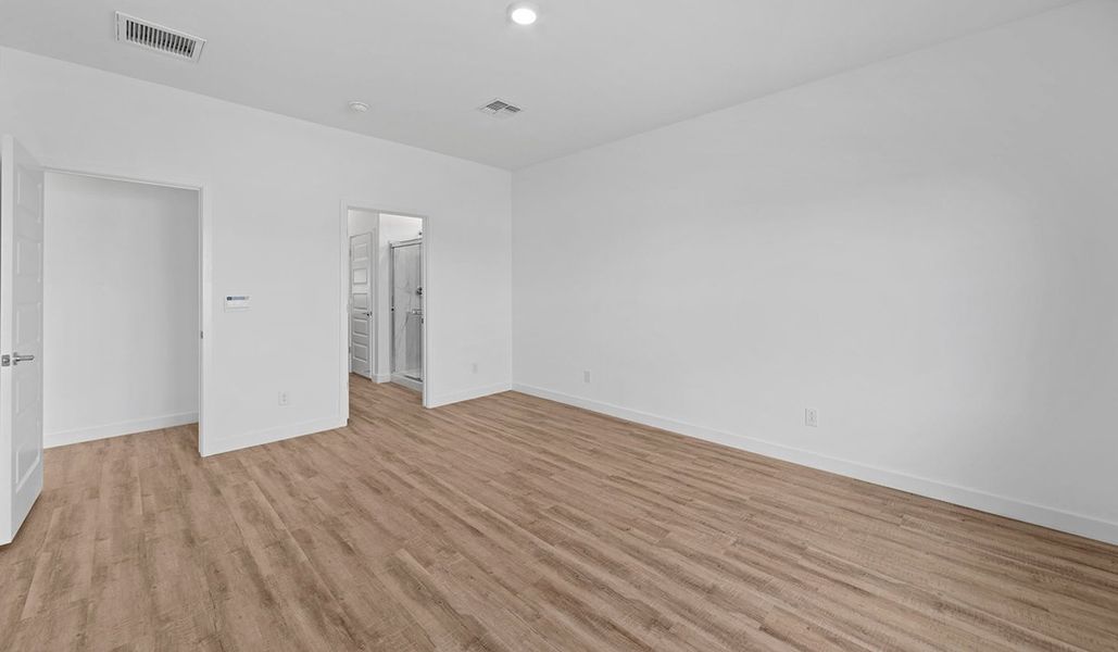 Spacious, unfurnished interior of a new home in Solterra, Green Valley (Image 29).