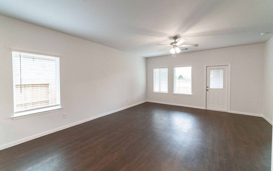 Spacious, unfurnished interior of a new home in Windrose Green, Angleton (Image 8).