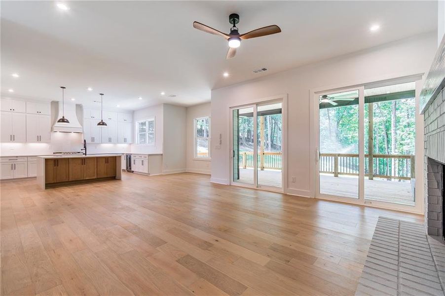 Spacious, unfurnished interior of a new home in , Gainesville (Image 18).