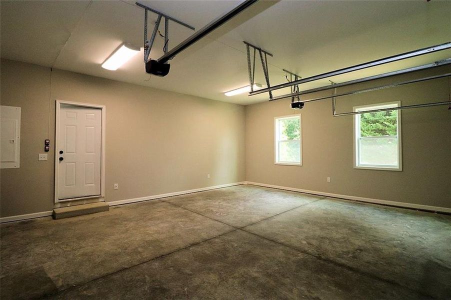 Spacious, unfurnished interior of a new home in , Carrollton (Image 25).