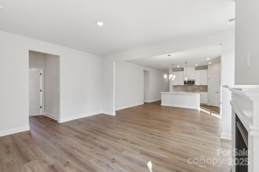 Spacious, unfurnished interior of a new home in Edgewood Preserve, Huntersville (Image 21). Spacious, unfurnished interior of a new home in Edgewood Preserve, Huntersville (Image 21).