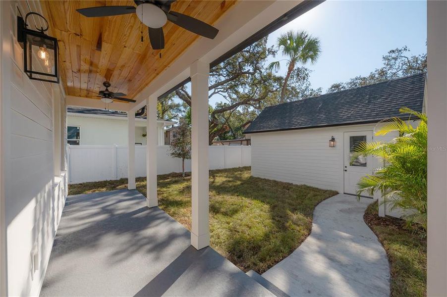 Exterior details and patio area of a home in , Tampa (Image 4).